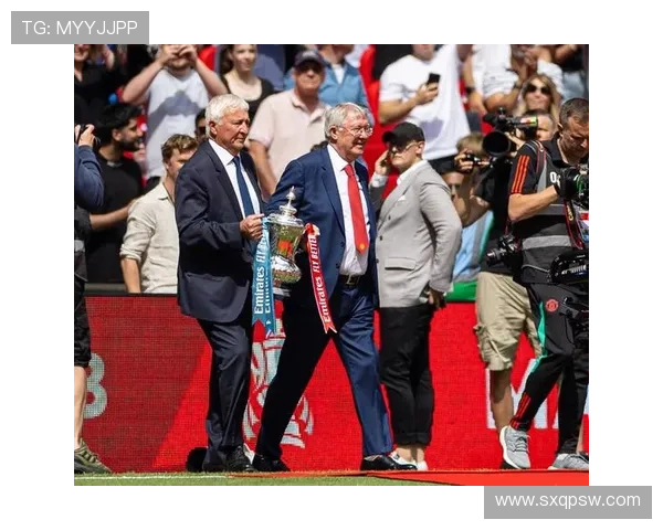 [国际足球]曼联力克曼城 夺得足总杯冠.